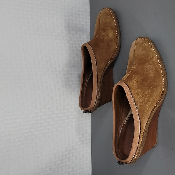 Cole Haan suede wedge mules size 9.5 great condition - Picture 3 of 11